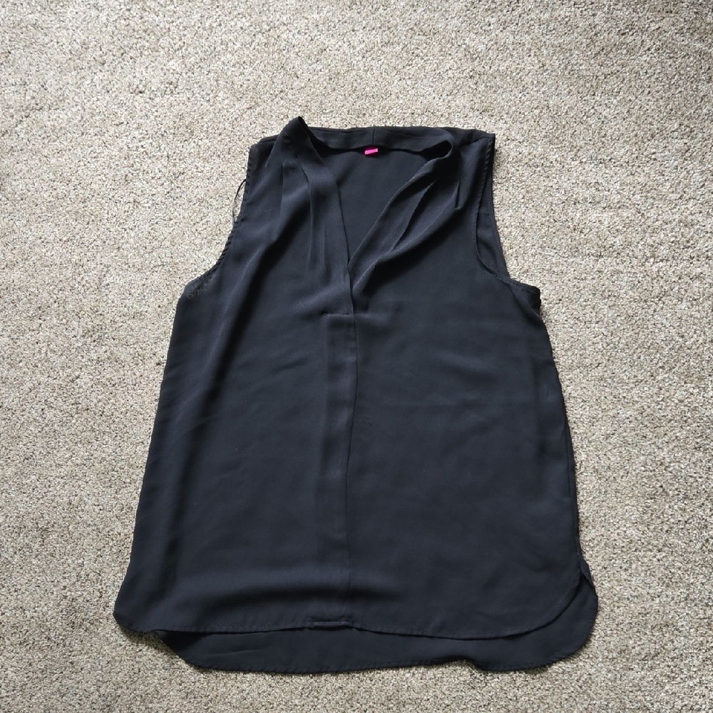 Vince Camuto Black Draped V-Neck Sleeveless Top – Size M